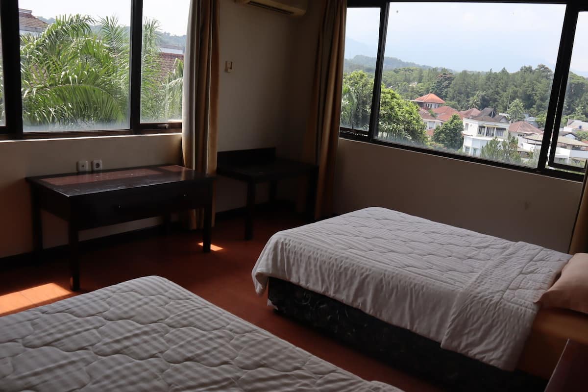 Standaard Twin kamer, uitzicht op stad | Uitzicht op de bergen