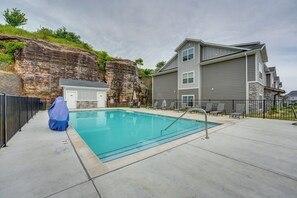 Pool - 2 Mi to Branson Strip: Family Condo w/ Balcony! (Branson)