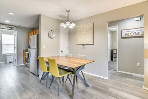 Dining - 2 Mi to Branson Strip: Family Condo w/ Balcony! (Branson)