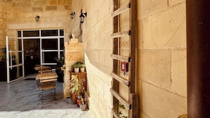 Outdoor dining - Room-kappella Boutique - Room 5 (Zurrieq)
