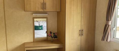 3 yatak odası, ayrı ayrı dekore edilmiş, ayrı ayrı döşenmiş