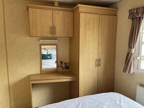 3 habitaciones, decoración personalizada y muebles diferentes