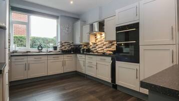 Dishwasher, cookware/dishes/utensils