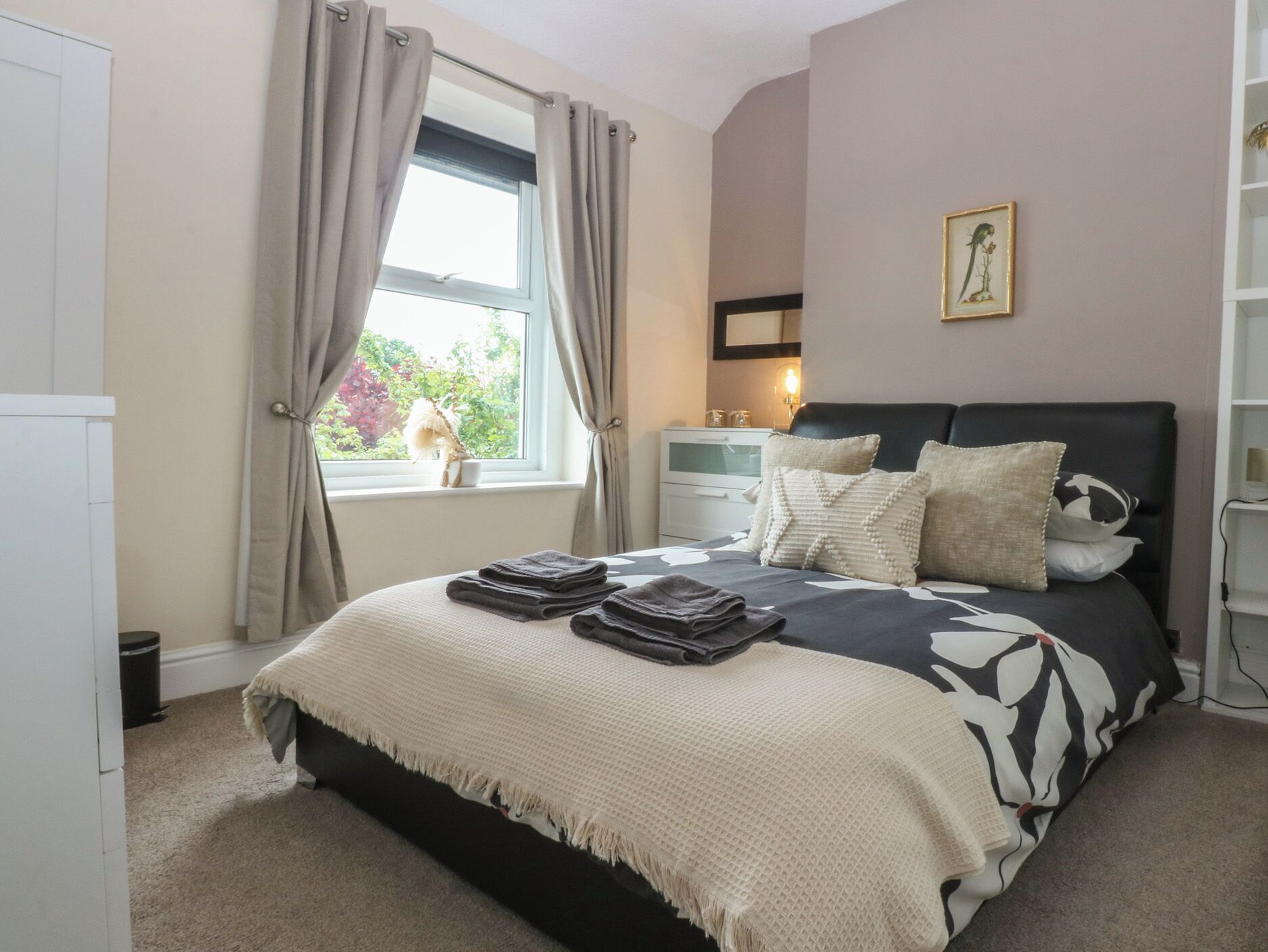 4 Schlafzimmer, individuell dekoriert, individuell eingerichtet