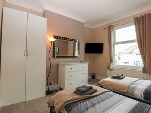 4 habitaciones, decoración personalizada y muebles diferentes