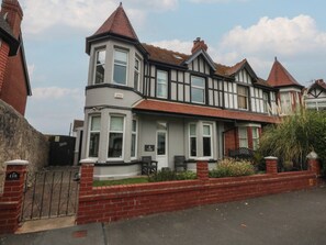 Exterior - Ty Llwyd (Llandudno)