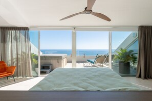 3 bedrooms, in-room safe, iron/ironing board, free WiFi