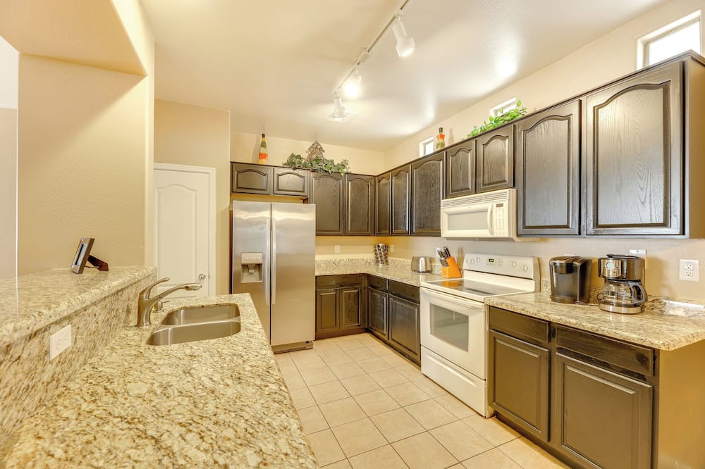 Family Home w/ Community Perks - 8 Mi to Chandler! - Queen Creek, AZ