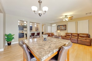 House (3 Bedrooms) | Interior