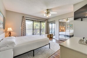 Interior - Walk to Beach: Resort Getaway in Pcb! (Panama City Beach)