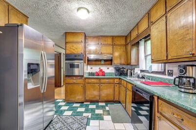 Group Getaway: Spacious Home in Stone Mountain!