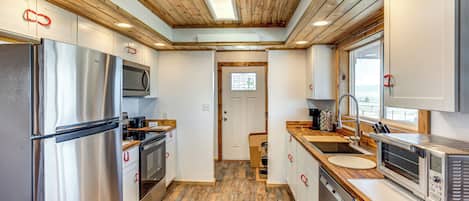 House (2 Bedrooms) | Interior