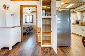 House (2 Bedrooms) | Interior - 2 Mi to Big Hole River: Mtn-view Montana Haven (Twin Bridges)