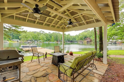 Waterfront Gem on Lake Martin w/ Kayaks & Dock!