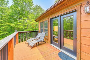 House (3 Bedrooms) | Interior - Blue Ridge Mtns Retreat w/ Views, 1 Mi to Parkway! (Hillsville)