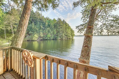 Peaceful Lakefront Maine Cabin w/ Sunset Views