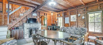 Peaceful Lakefront Maine Cabin w/ Sunset Views