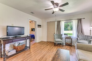 House (3 Bedrooms) | Interior - Pet-friendly Home w/ 1-acre Yard in Aubrey (Aubrey)