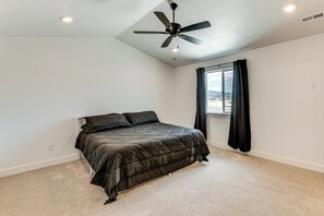 Apartment (3 Bedrooms) | Interior - 5 Mi to Trails: Townhome in Eagle Mountain (Eagle Mountain)