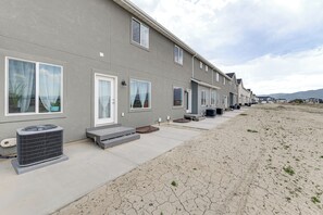 Apartment (3 Bedrooms) | Interior - 5 Mi to Trails: Townhome in Eagle Mountain (Eagle Mountain)