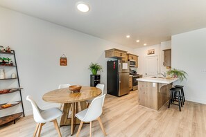 Apartment (3 Bedrooms) | Interior - 5 Mi to Trails: Townhome in Eagle Mountain (Eagle Mountain)