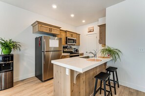 Apartment (3 Bedrooms) | Interior - 5 Mi to Trails: Townhome in Eagle Mountain (Eagle Mountain)