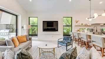 House (4 Bedrooms) | Interior