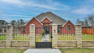 Maison (Multiple Bedrooms) | Intérieur