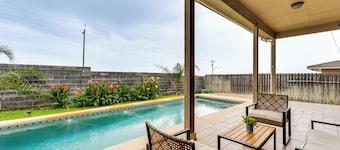 7 Mi to Lake Casa Blanca: Laredo Family Home!