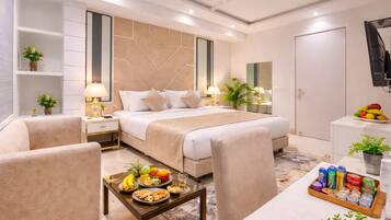 Day Use Room 9AM to 6PM | Roupas de cama premium, escrivaninha, ferros/tábuas de passar roupa