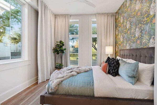 19 bedrooms, desk, iron/ironing board, travel crib