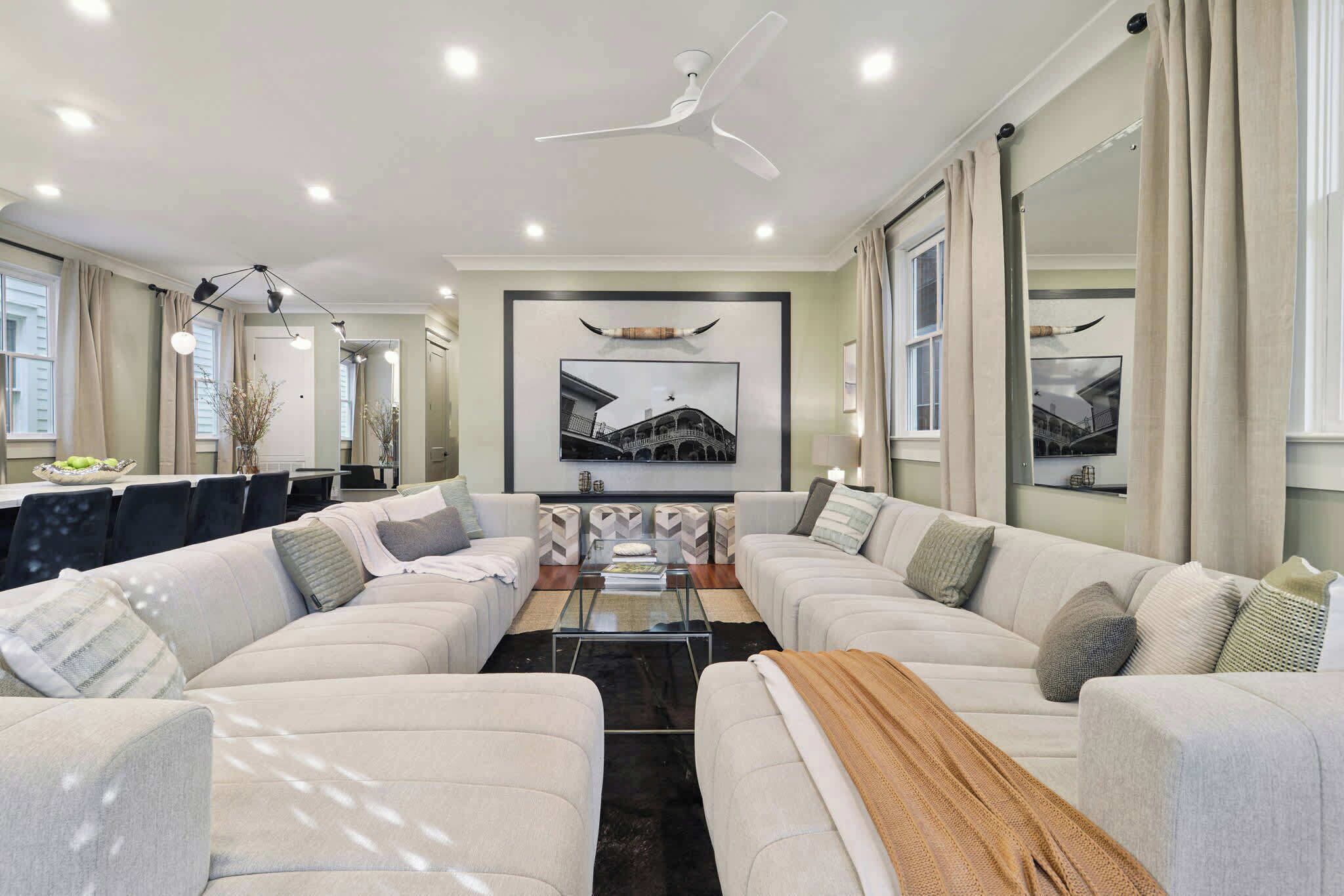 电视、书、办公室