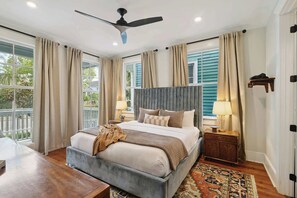 4 bedrooms, desk, iron/ironing board, travel cot