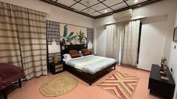 Room | Free WiFi