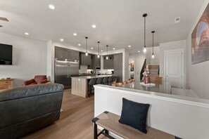 Interior - Canyon Country Oasis: Desert Color Lagoon + Beaches (St. George)