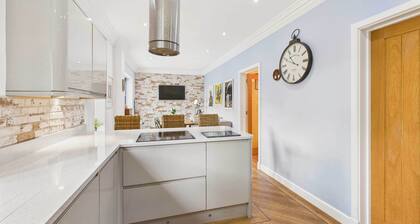 Host & Stay | Church Lane