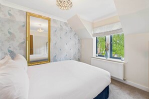 3 soverom, skrivebord, strykejern/-brett og wi-fi