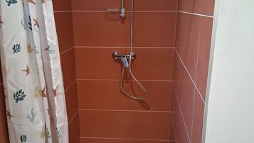Een douche, een haardroger