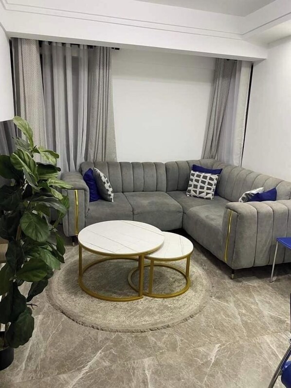 Comfort Apartment, Hill View | Iron/ironing board, free WiFi - Marcus Garvey Apartment (Nairobi)