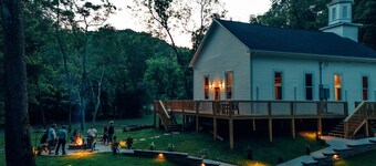 Corton Lodge on the Elk River - Bell Tower Suite