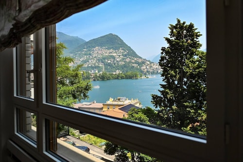 Luxury Lake View Motta Apartment in Lugano