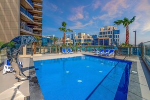 2 outdoor pools, sun loungers
