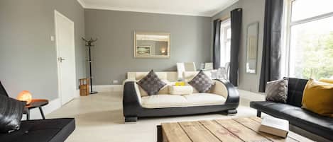 Smart TV y chimenea