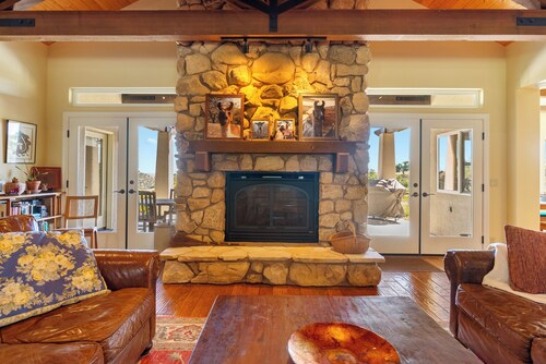 40 Acres + Home Office + Views | Paso Robles | Skyeranch-30 Day Rental