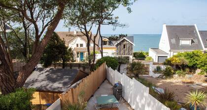 Villa with sea view - 2-minute walk to the beach
