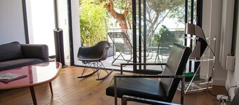 Villa with sea view - 2-minute walk to the beach