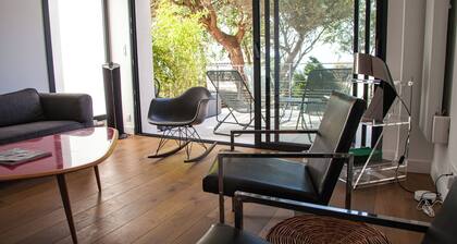 Villa with sea view - 2-minute walk to the beach