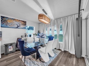House, 4 Bedrooms | Dining