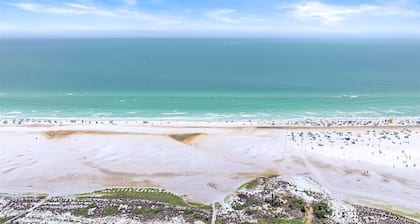 Siesta Beach Retreat 2 Bedroom Townhouse