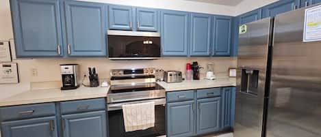 Villa, 4 Bedrooms | Private kitchen